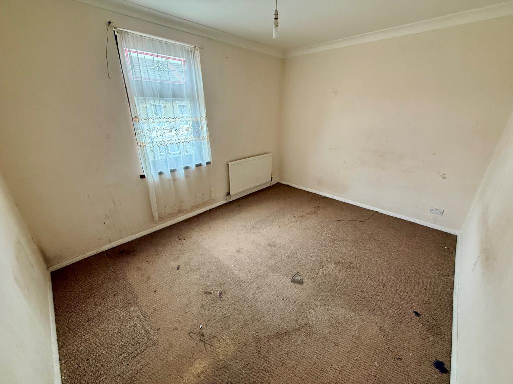 Lot: 123 - TERRACED HOUSE FOR REFURBISHMENT - Bedroom one